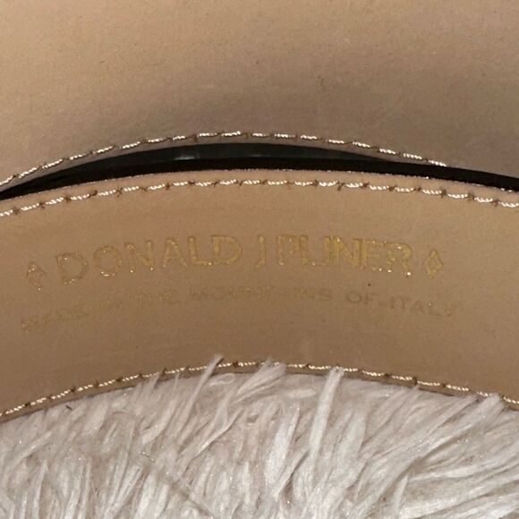 Donald J Pliner leather croc belt with bronze twist ornate buckle sz L main image 12